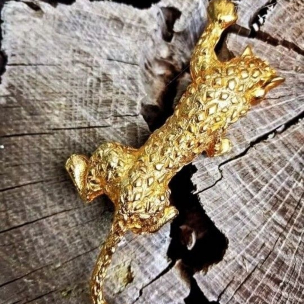 1980s Vintage Gold tone Leopard Brooch In Motion Animal Pin